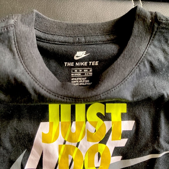 NEW Nike tee - Picture 3 of 3